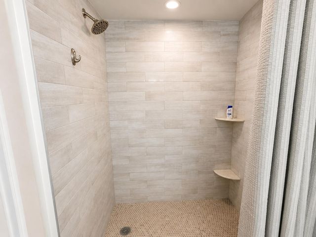 11 COLONIAL CLUB Drive 302, Boynton Beach, FL 33435