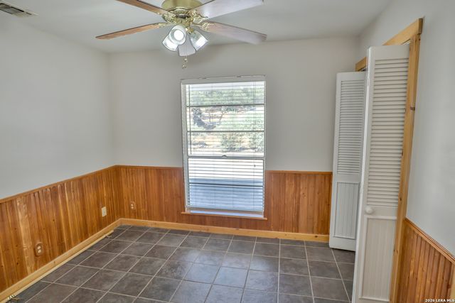 1204 LAKESIDE DR W, Canyon Lake, TX 78133