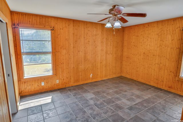 1204 LAKESIDE DR W, Canyon Lake, TX 78133