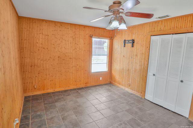 1204 LAKESIDE DR W, Canyon Lake, TX 78133