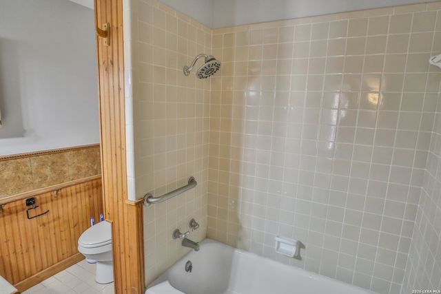 1204 LAKESIDE DR W, Canyon Lake, TX 78133