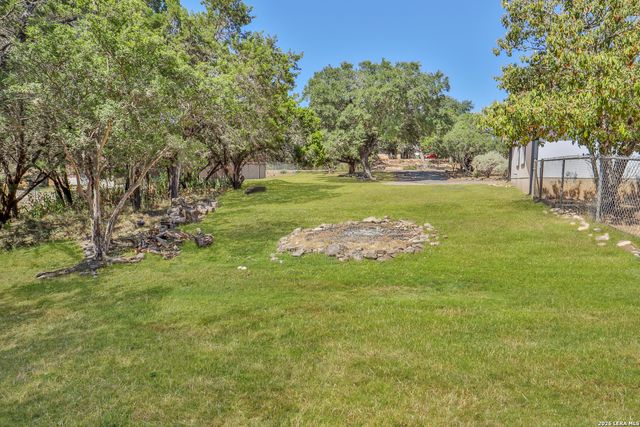 1204 LAKESIDE DR W, Canyon Lake, TX 78133