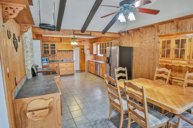 1204 LAKESIDE DR W, Canyon Lake, TX 78133