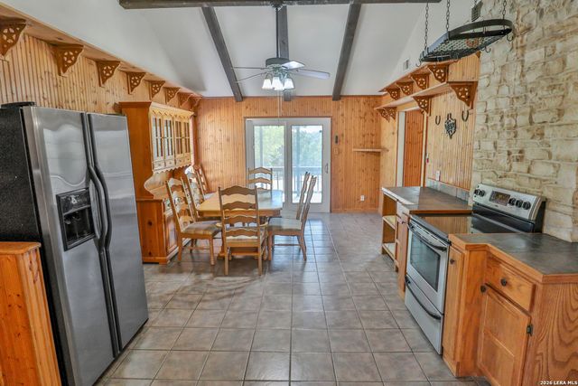 1204 LAKESIDE DR W, Canyon Lake, TX 78133