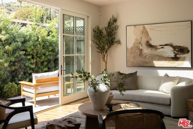 1635 N Genesee Avenue, Los Angeles, CA 90046