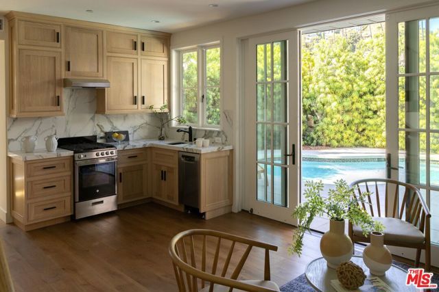 1635 N Genesee Avenue, Los Angeles, CA 90046