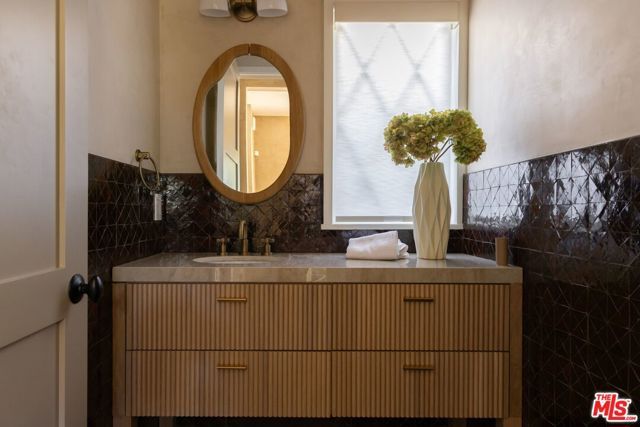 1635 N Genesee Avenue, Los Angeles, CA 90046