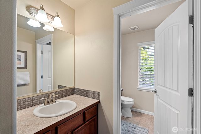 9314 Earhart Street NE, Lacey, WA 98516
