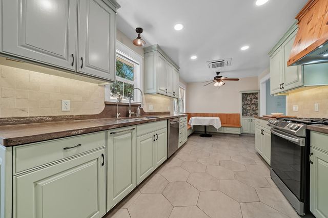 2988 Spring Hill Dr, San Andreas, CA 95249