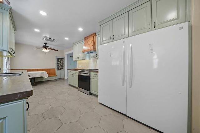 2988 Spring Hill Dr, San Andreas, CA 95249