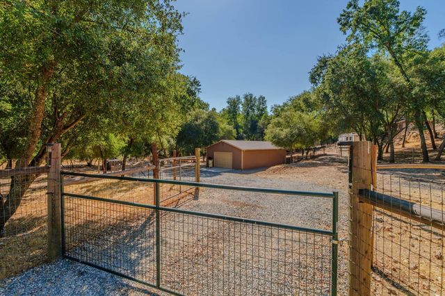 2988 Spring Hill Dr, San Andreas, CA 95249