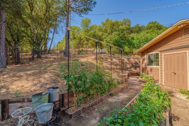 2988 Spring Hill Dr, San Andreas, CA 95249