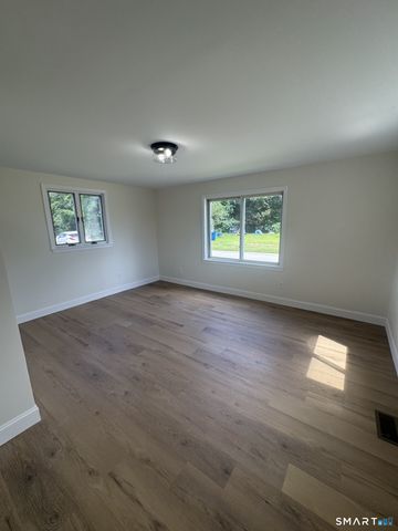 62 Benham Avenue, Waterford, CT 06375