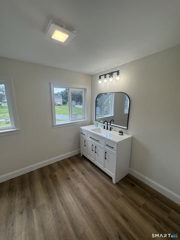62 Benham Avenue, Waterford, CT 06375