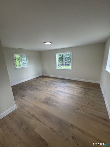 62 Benham Avenue, Waterford, CT 06375
