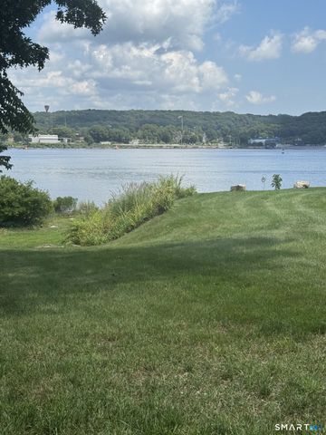 62 Benham Avenue, Waterford, CT 06375