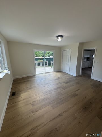62 Benham Avenue, Waterford, CT 06375