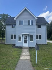 62 Benham Avenue, Waterford, CT 06375