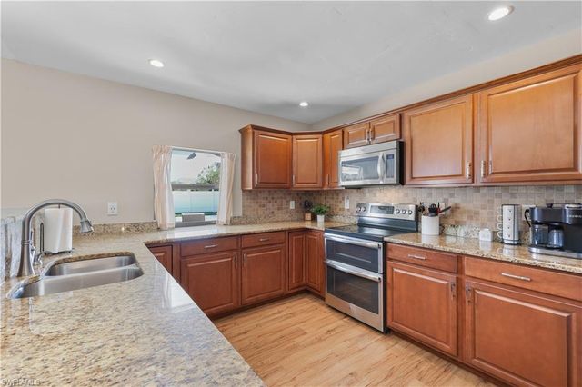 4115 SE 10th PL, Cape Coral, FL 33904