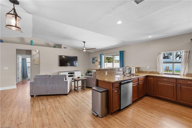 4115 SE 10th PL, Cape Coral, FL 33904