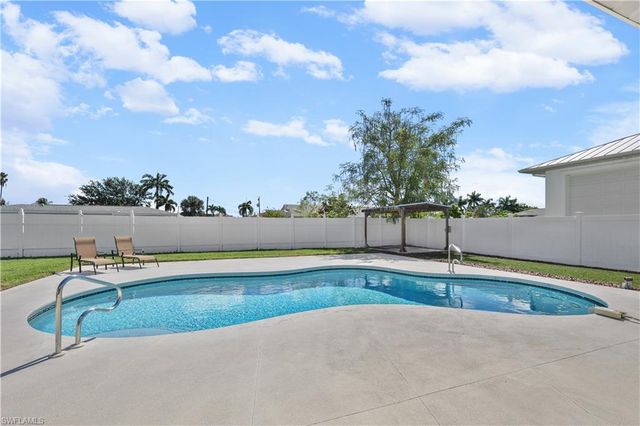 4115 SE 10th PL, Cape Coral, FL 33904