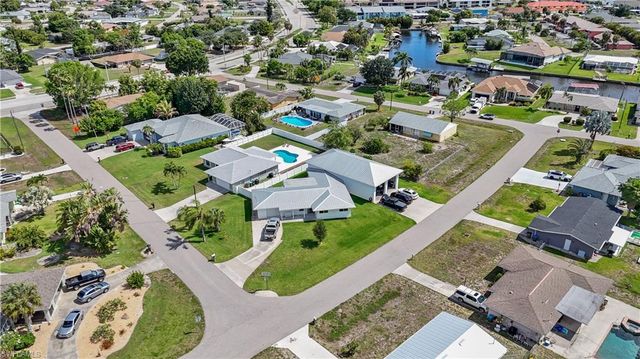 4115 SE 10th PL, Cape Coral, FL 33904