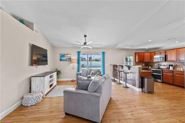 4115 SE 10th PL, Cape Coral, FL 33904
