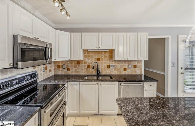 51 Staffordshire Way, Simpsonville, SC 29681