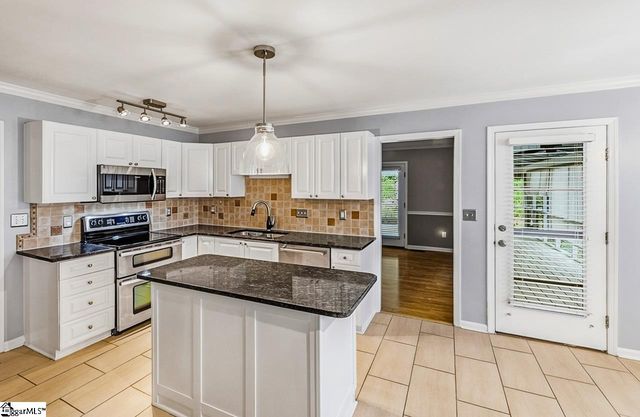 51 Staffordshire Way, Simpsonville, SC 29681