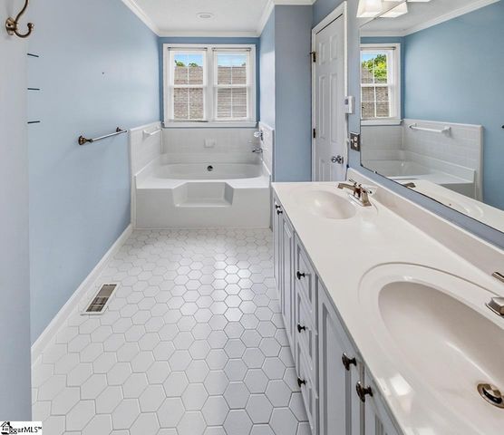 51 Staffordshire Way, Simpsonville, SC 29681