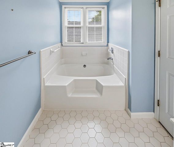 51 Staffordshire Way, Simpsonville, SC 29681