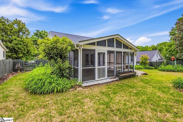 51 Staffordshire Way, Simpsonville, SC 29681