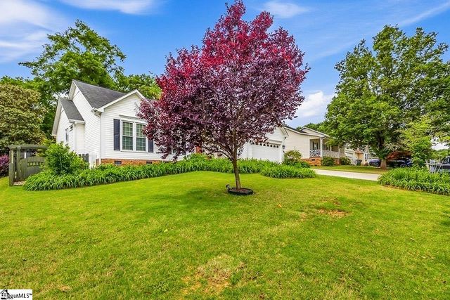 51 Staffordshire Way, Simpsonville, SC 29681