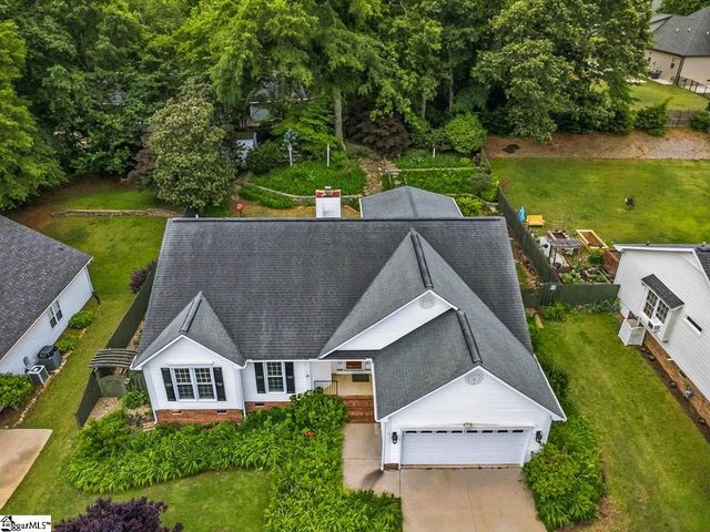 51 Staffordshire Way, Simpsonville, SC 29681
