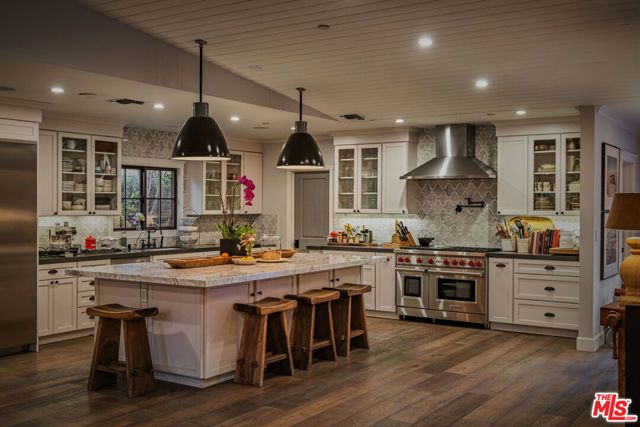 2724 Carmar Drive, Los Angeles, CA 90046