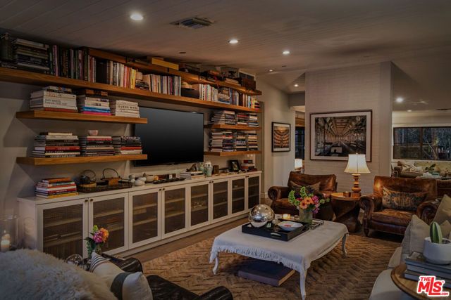 2724 Carmar Drive, Los Angeles, CA 90046