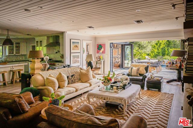 2724 Carmar Drive, Los Angeles, CA 90046