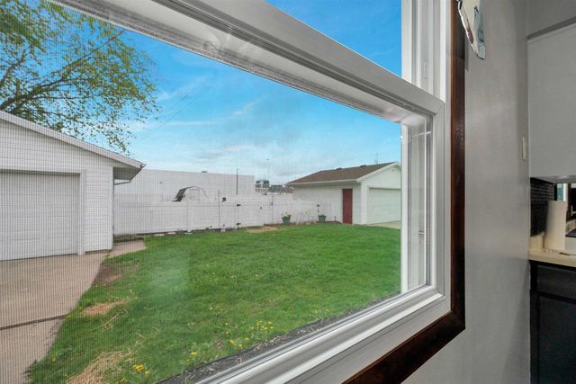 2110 ELM VIEW DRIVE, Green Bay, WI 54304