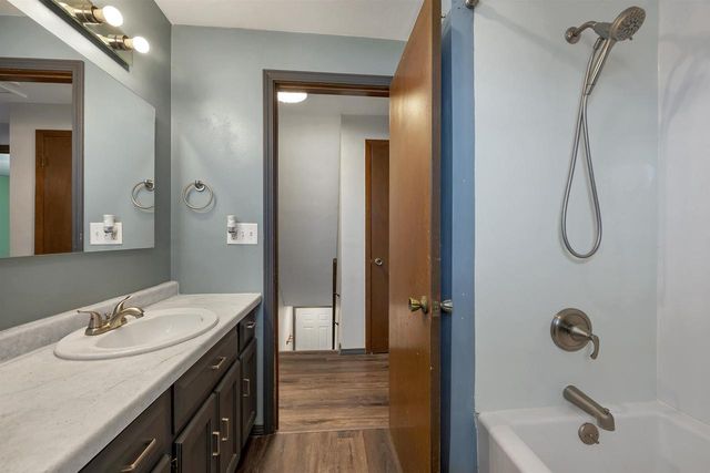 2110 ELM VIEW DRIVE, Green Bay, WI 54304