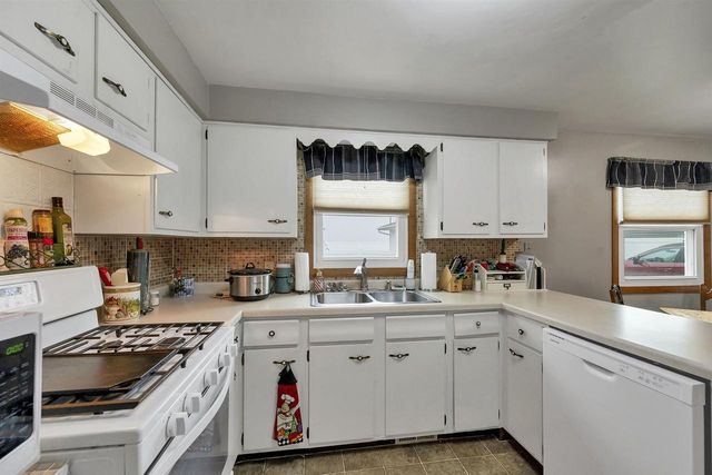 2110 ELM VIEW DRIVE, Green Bay, WI 54304