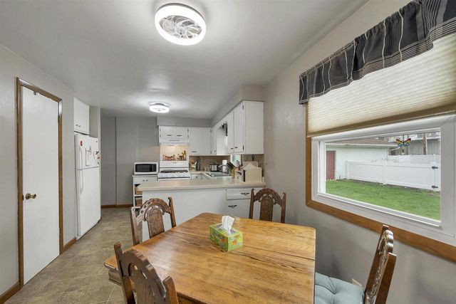 2110 ELM VIEW DRIVE, Green Bay, WI 54304