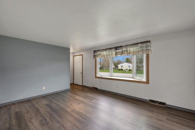 2110 ELM VIEW DRIVE, Green Bay, WI 54304