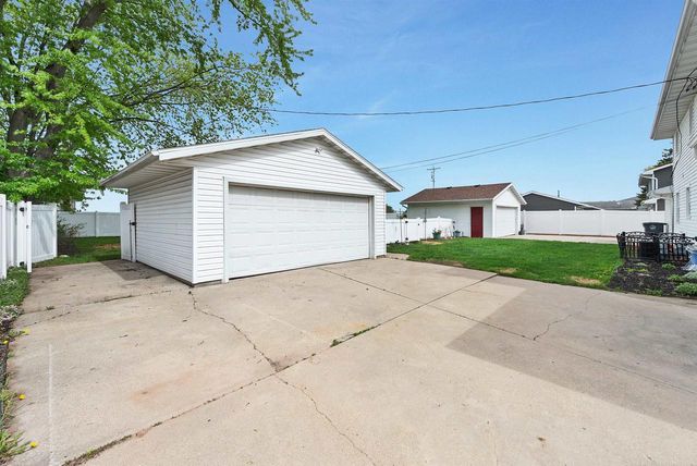 2110 ELM VIEW DRIVE, Green Bay, WI 54304