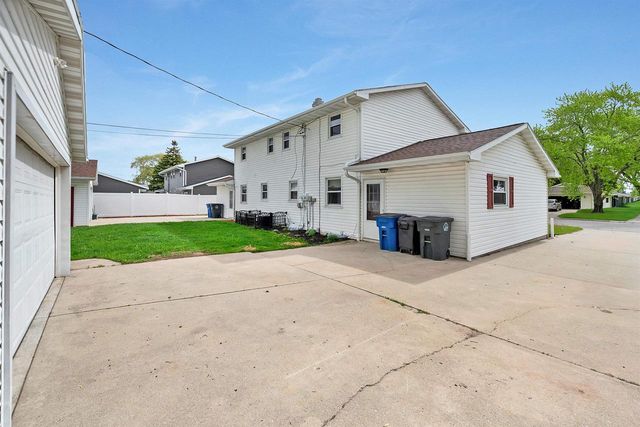 2110 ELM VIEW DRIVE, Green Bay, WI 54304