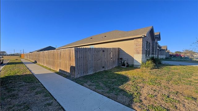 3901 Shiva Dr, Corpus Christi, TX 78410