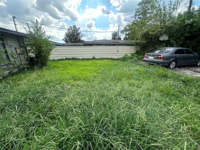 8105 Howard Drive, Houston, TX 77017