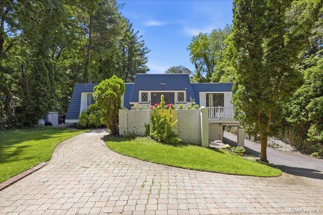 275 Broadfield Road, New Rochelle, NY 10804