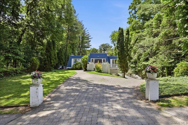 275 Broadfield Road, New Rochelle, NY 10804