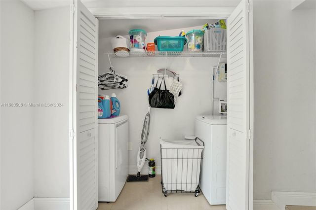 1910 N Hibiscus Dr, North Miami, FL 33181