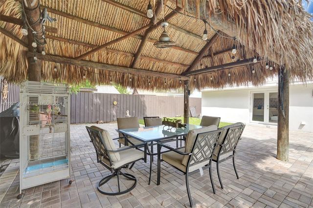 1910 N Hibiscus Dr, North Miami, FL 33181